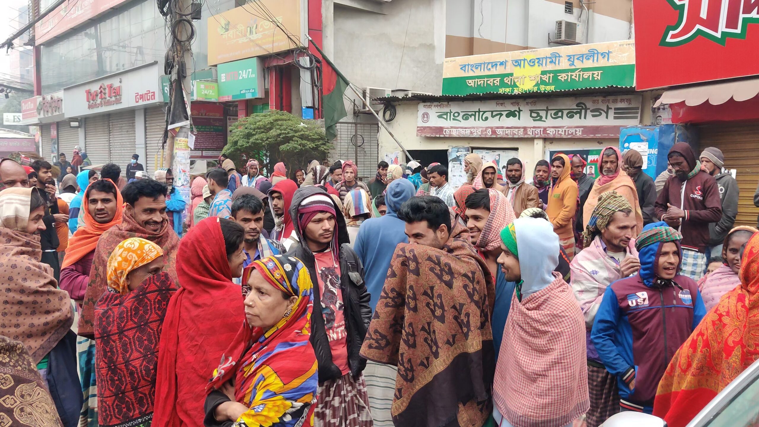 শীতে কমেছে কাজ, দিনমজুরদের ভোগান্তি