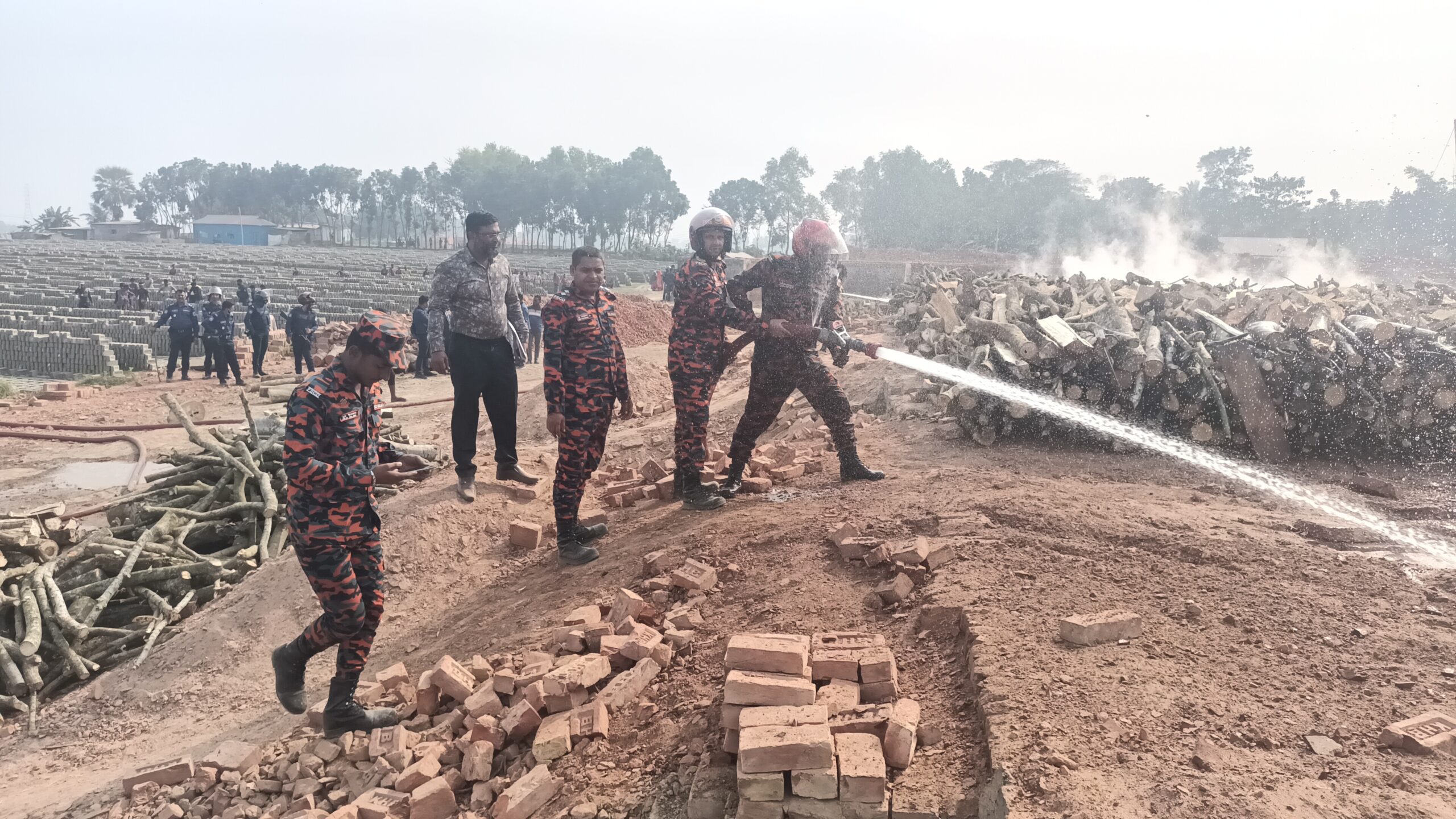 মাদারীপুরে অবৈধ ইটভাটা মালিককে পাঁচ লাখ টাকা জরিমানা