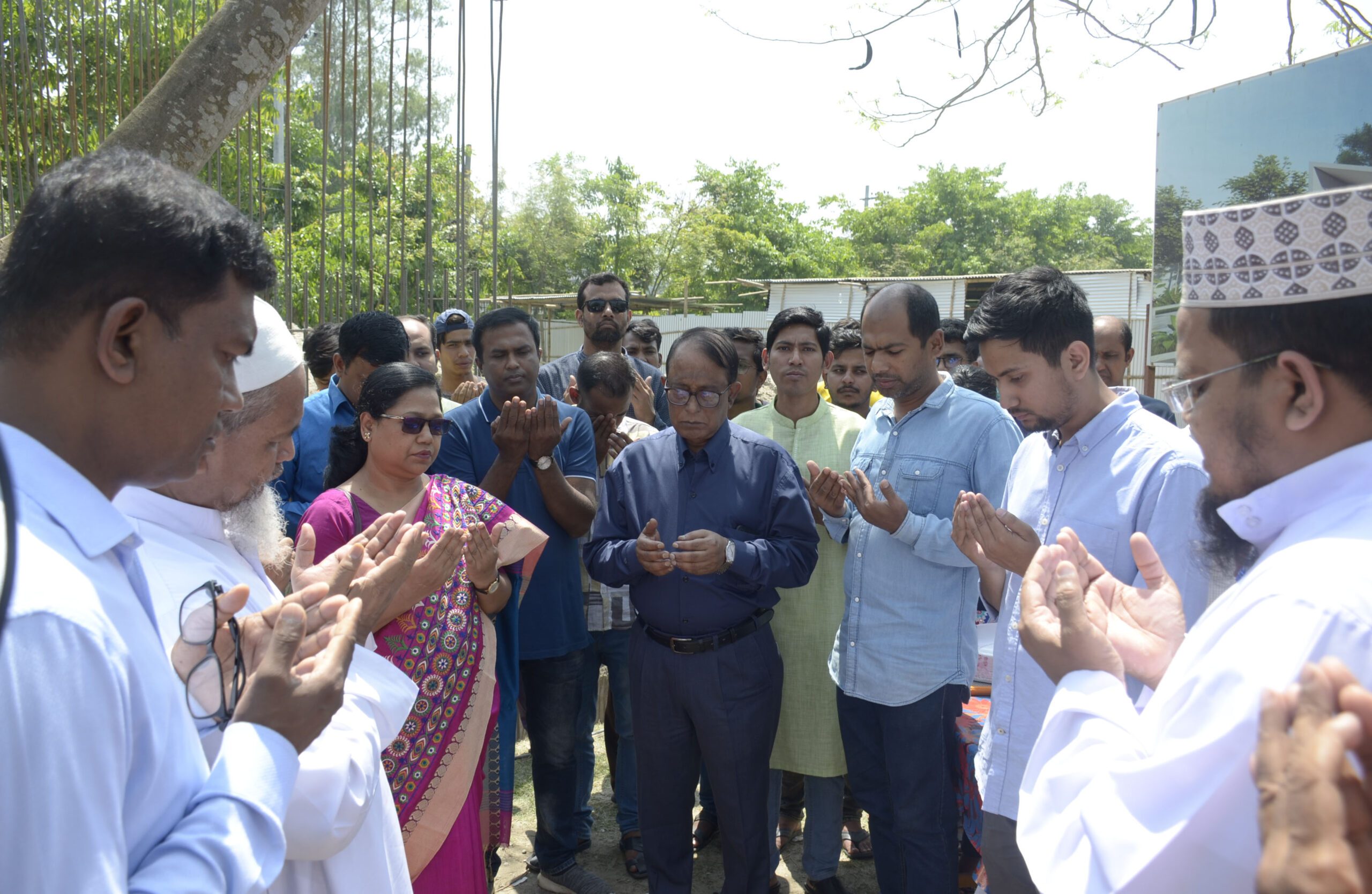 বেরোবি’র প্রধান ফটকের নির্মাণ কাজ শুরু