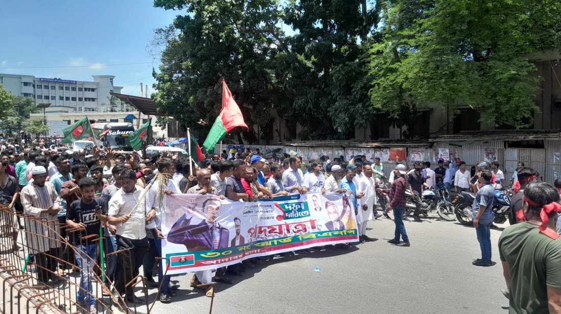 আ’লীগ ও বিরোধীদের পাল্টাপাল্টি কর্মসূচি, গাবতলীতে জড়ো বিএনপি নেতারা