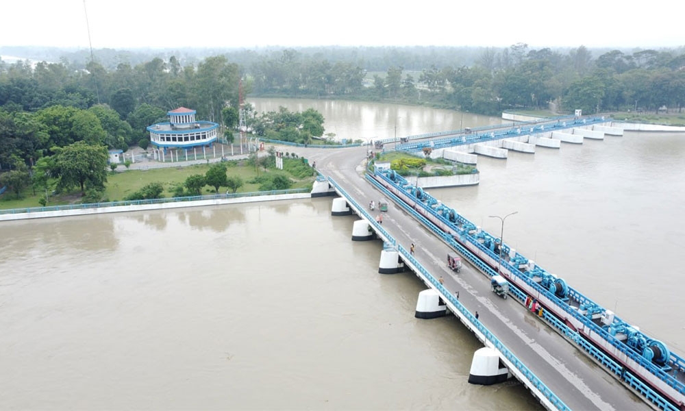 খুলে দেয়া হয়েছে গজলডোবা বাঁধ, পানিবন্দী উত্তরের লাখো মানুষ