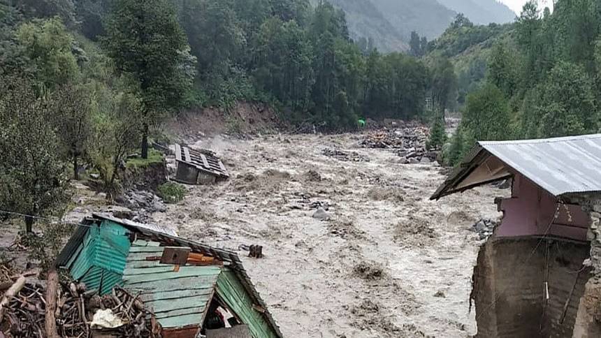 ভারী বর্ষণে হিমাচলে প্রাণহানির সংখ্যা বেড়ে ৭৪