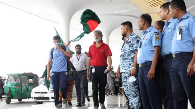 এশিয়া কাপে অংশ নিতে শ্রীলঙ্কার পথে টাইগাররা