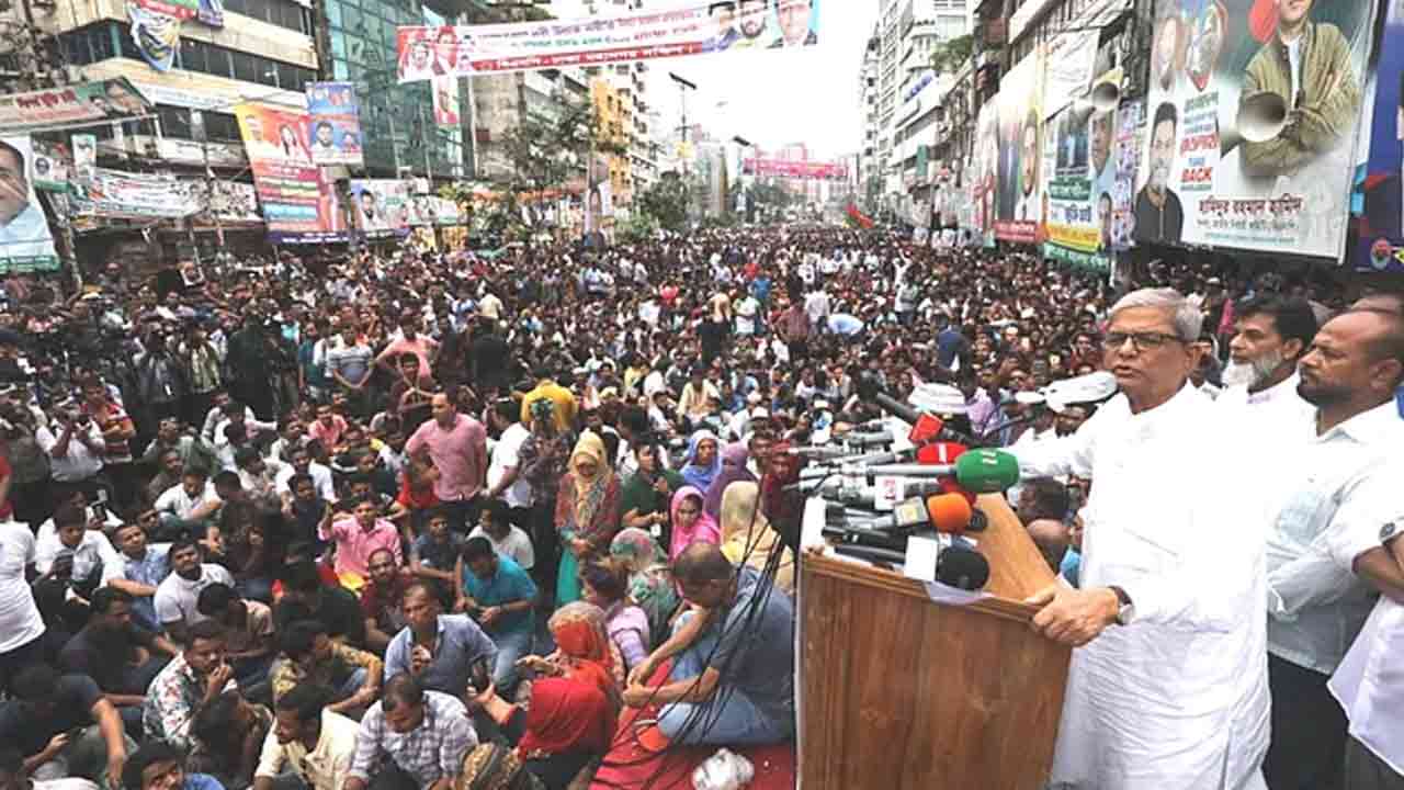 নেতাকর্মীদের সামনে ডুকরে কাঁদলেন ফখরুল