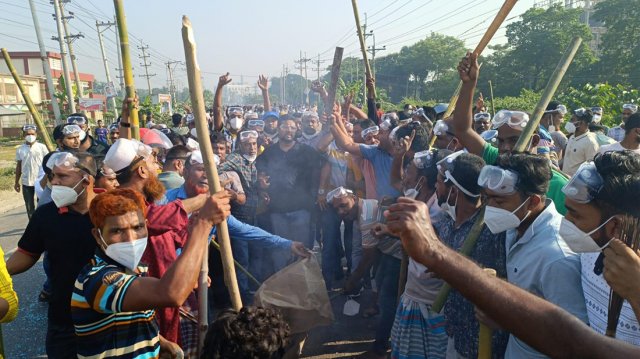 আড়াইহাজারে আ’লীগ, বিএনপি ও পুলিশের সংঘর্ষে আহত ২৩